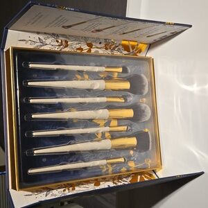 Makeup 7 pc Brush set NWT